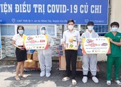 Chung tay hướng về y, bác sĩ tuyến đầu chống dịch