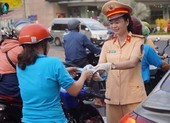 CSGT Đồng Nai góp tiền mua 100.000 khẩu trang cho dân