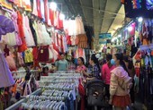 Chợ, trung tâm thương mại đông khách sắm quần áo tết 