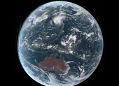 Video: Siêu bão Hagibis nhìn từ vệ tinh NASA