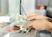 Đồng tiền Việt tăng giá, USD 'chợ đen' chạm đáy