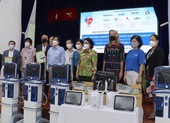 Video: Hiệp hội Thương mại Mỹ tại Việt Nam tặng nhiều thiết bị y tế cho TP.HCM