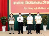 Hậu Giang trao thưởng các cá nhân, tập thể làm tốt công tác bầu cử