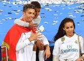 Ronaldo bảo vệ con trai khỏi thị phi của cộng đồng mạng