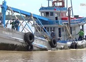 Video: Bắt tàu cá vận chuyển 40.000 lít dầu DO không rõ nguồn gốc