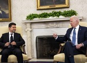 Giữa căng thẳng với Nga, ông Zelensky mời ông Biden sớm sang thăm Ukraine  