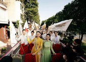 Hoa hậu Thùy Tiên gây bất ngờ khi xuất hiện tại 'Táo Xuân 2022'