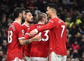 Ronaldo giải hạn, MU thắng khó để trở lại Top 4 Premier League