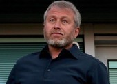 Abramovich nghi bị đầu độc, da tay và mặt bong tróc