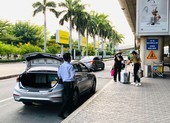Lúng túng đón xe công nghệ ở sân bay Tân Sơn Nhất