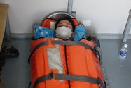 Khẩn cấp cứu ngư dân ngã bất tỉnh trên tàu cá ở Hoàng Sa