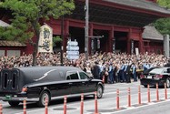 Người dân Nhật nghẹn ngào tiễn biệt cố Thủ tướng Shinzo Abe