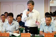 Giám đốc Sở GD&ĐT TP.HCM Nguyễn Văn Hiếu cho biết đang đề xuất HĐND chi mua khoảng 100.000 đầu sách hỗ trợ cho các trường.