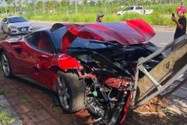 Thợ sửa xe lấy ‘siêu xe’ Ferrari của khách chạy rồi gặp nạn: Ai phải bồi thường?