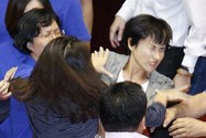 Hai nữ nghị sĩ Đài Loan ẩu đả giữa cuộc họp