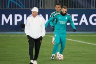 Lewandowski giảm lương để chơi cho Barca, Bayern tìm người thay 1 Ancelotti sẽ giúp Real qua mặt Man City hoặc mất ghế