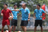 Cựu tuyển thủ Tuấn Phong: &apos;U-23 Myanmar khó cầm cự thầy trò ông Park&apos;
