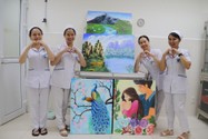 Ngắm bộ tranh trang trí đáng yêu của các nữ hộ sinh Bệnh viện Từ Dũ 