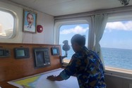 Hải quân, tàu nước ngoài tìm kiếm các thuyền viên mất tích ở Bình Thuận 