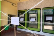 Bắt giữ người đàn ông ngang nhiên đập phá nhiều trụ ATM