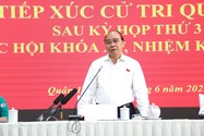 Chủ tịch nước Nguyễn Xuân Phúc trả lời cử tri quận 1. Ảnh: NGUYỄN HẰNG 