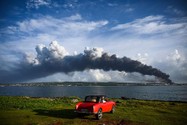 Nổ cháy kho dầu Cuba: Mexico, Venezuela sang giúp