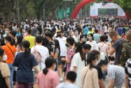 Hà Nội: Phố đi bộ đông nghịt ngày giỗ Tổ Hùng Vương