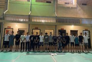 Bắt nhóm người mang theo dao phóng lợn chống người thi hành công vụ