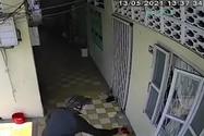 Quận 8: Cháu họ vay tiền, nhà người bà con bị tạt sơn