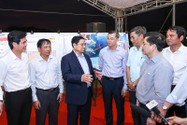 Thủ tướng đi thị sát hiện trường dự án cao tốc Hòa Bình - Mộc Châu