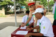 CSGT Bình Thuận yêu cầu tài xế cam kết 'Đã uống rượu, bia - Không lái xe'