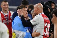 Ajax cấm mục tiêu chuyển nhượng của MU ra sân tập