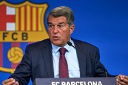 Chủ tịch Laporta chốt thời gian đẩy De Jong rời Barcelona