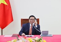 Thủ tướng Phạm Minh Chính điện đàm với Thủ tướng Singapore