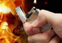 Giận vợ cũ không chia tài sản, chặn đường tưới xăng tính đốt