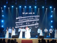 Đức Tuấn, Lân Nhã, Tấn Sơn hát tưởng nhớ Trịnh Công Sơn