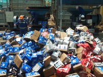 Video: Tiêu hủy gần 10.000 chai bia ngoại nhập lậu