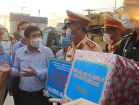 Video: Chủ tịch TP.HCM kiểm tra các chốt kiểm soát dịch 