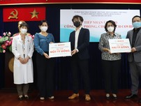 Video: UBMTTQVN TP.HCM tiếp nhận thiết bị y tế trị giá 42 tỉ từ Tập đoàn Sea