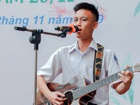 Video: Chàng trai 17 và bài hát về tình yêu của NS Chí Tài