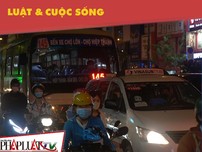 Người dân TP.HCM háo hức đón chờ xe buýt mini