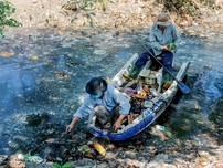 Gặp ông Cường quanh năm dọn rác không công ở rạch Ông Đồ