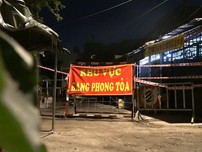 Video: Hóc Môn phong tỏa các khu vực của hơn 7.000 người 
