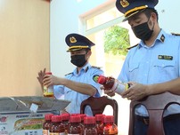 Video: Bắt cơ sở kinh doanh thuốc bảo vệ thực vật chứa chất cấm