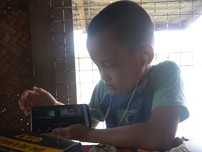 Video: Học online ở xóm Phao