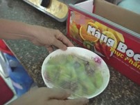 Mang bệnh vì sử dụng màng bọc thực phẩm sai cách