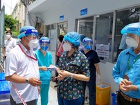 Video: Ra ngoài không cần thiết, quận Phú Nhuận xử phạt 166 triệu trong một ngày