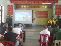 Video: Biên phòng Quảng Bình giúp dân khai thác...