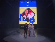 Video: Jack đoạt giải 'Ca sĩ có hoạt động đột...