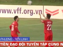 Xem cặp tiền đạo Công Phượng - Tiến Linh tập...